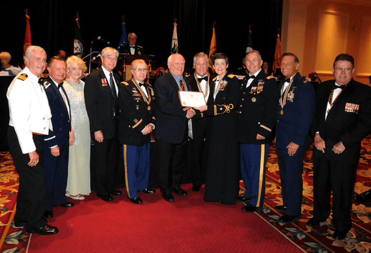 LTC Ken Boatman leads Chapter Delegation at 2016 National Convention to receive Best Large Chapter in Nation Award